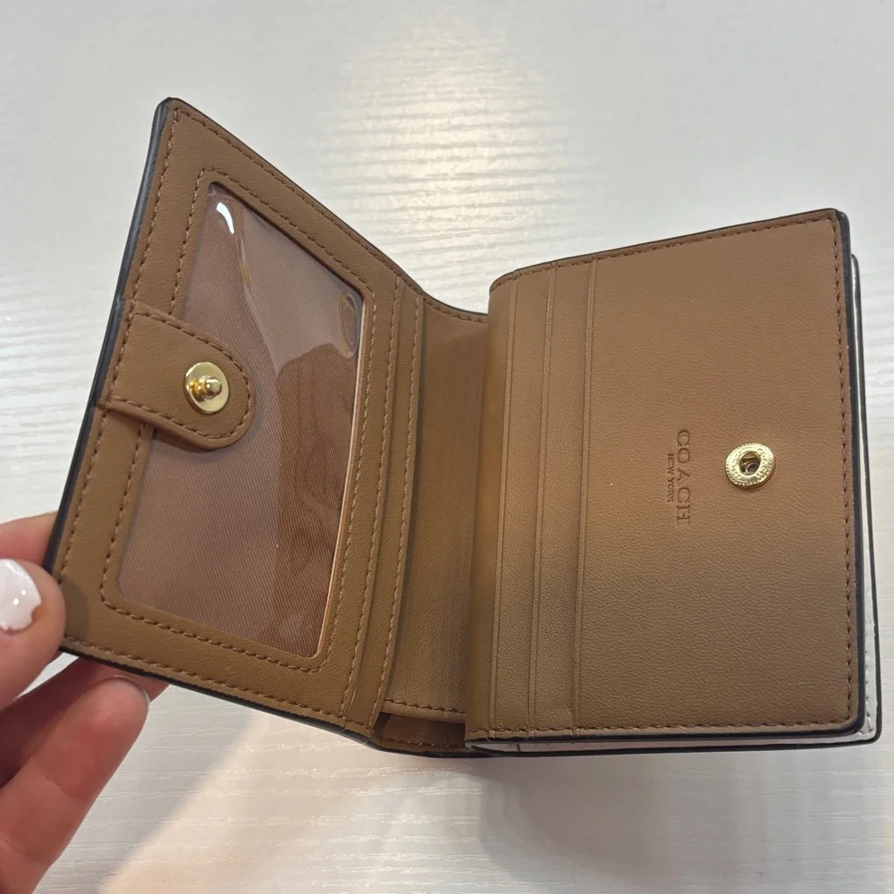 Coach Cream and Gold Women's Wallet - Picture 2 of 5